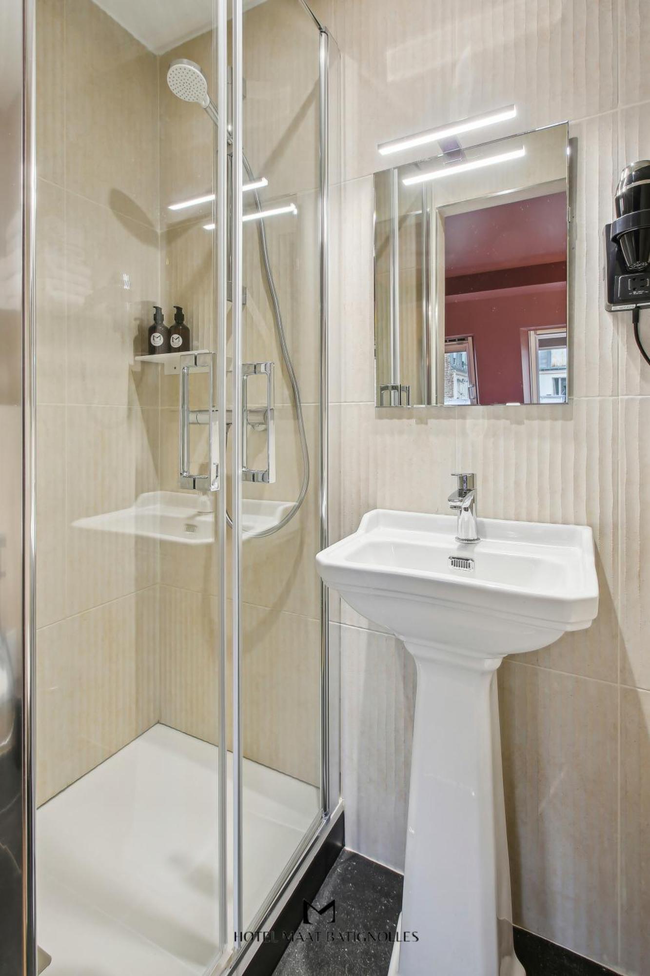 Hotel Maat Batignolles Paris Extérieur photo