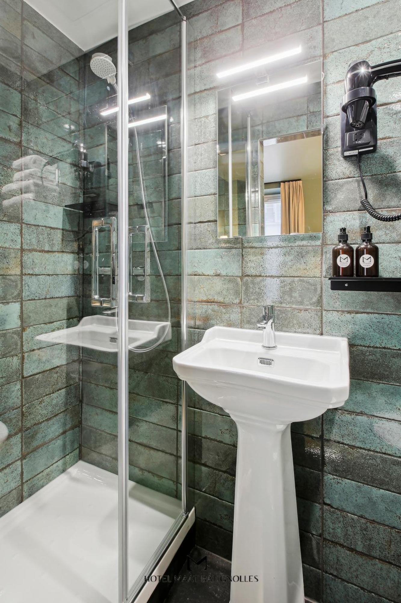 Hotel Maat Batignolles Paris Extérieur photo